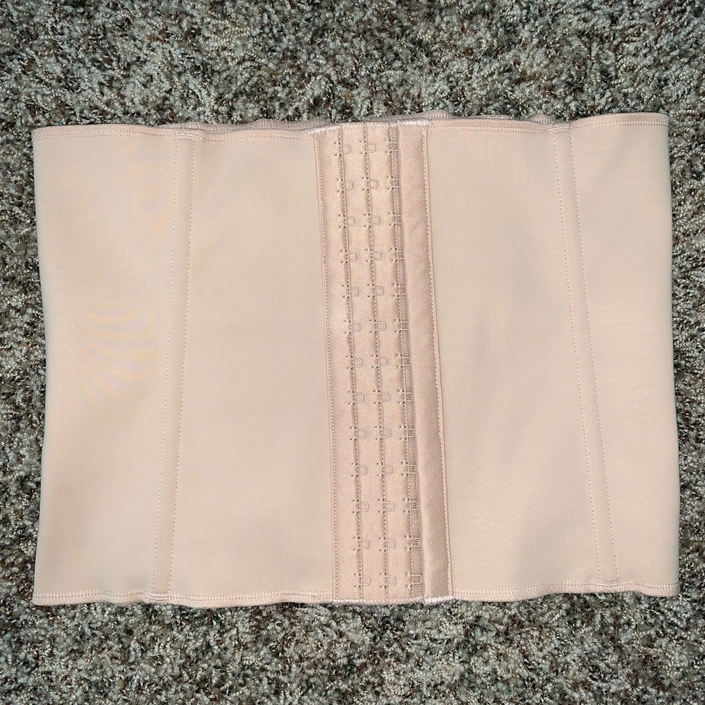 SKIMS Waist Trainer BRAND NEW